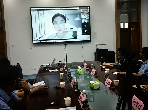 b0f9c0c83cdd43ba88a47cab219eeda6.jpg 学生代表四川农业大学黄奕嘉发言.jpg